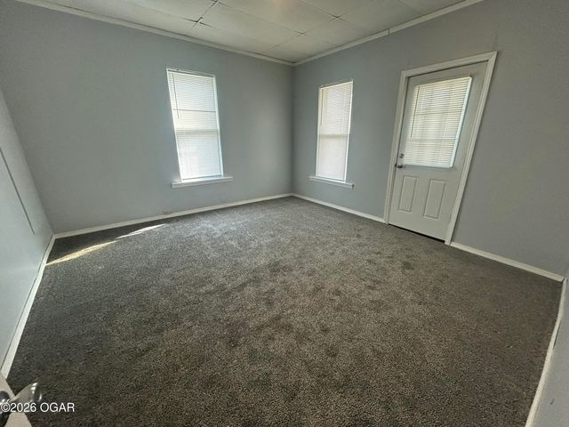 1017 W Daugherty Street, Webb City, MO 64870