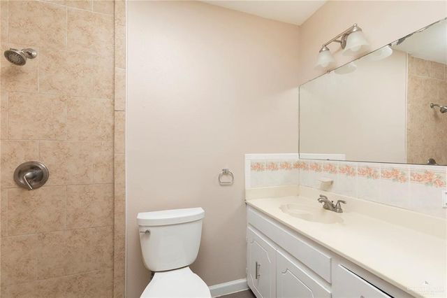 2504 Pecan Avenue, Mcallen, TX 78501