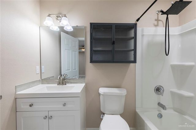 2504 Pecan Avenue, Mcallen, TX 78501