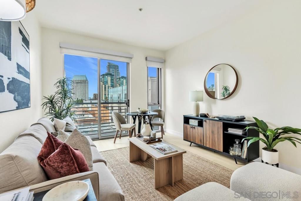 445 Island 714, San Diego, CA 92101