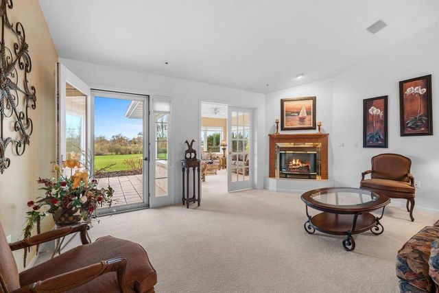 1633 TWIN LAKES CIRCLE, Green Bay, WI 54311