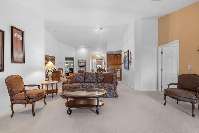 1633 TWIN LAKES CIRCLE, Green Bay, WI 54311