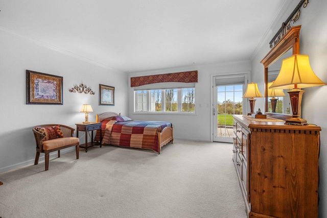 1633 TWIN LAKES CIRCLE, Green Bay, WI 54311