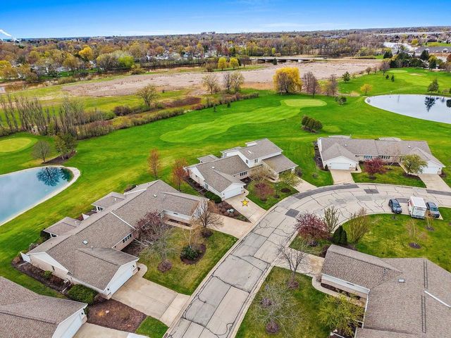 1633 TWIN LAKES CIRCLE, Green Bay, WI 54311