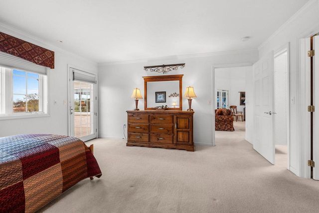 1633 TWIN LAKES CIRCLE, Green Bay, WI 54311