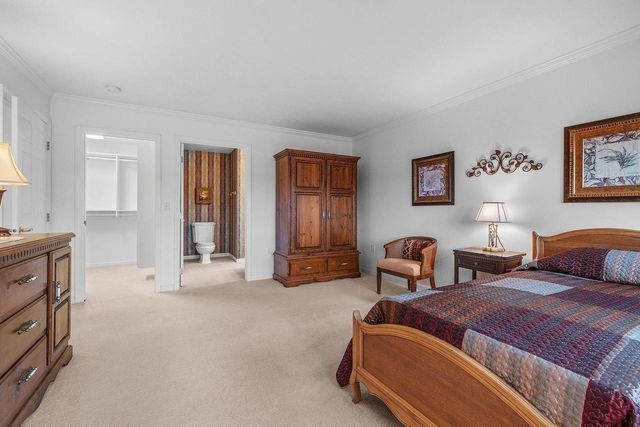 1633 TWIN LAKES CIRCLE, Green Bay, WI 54311