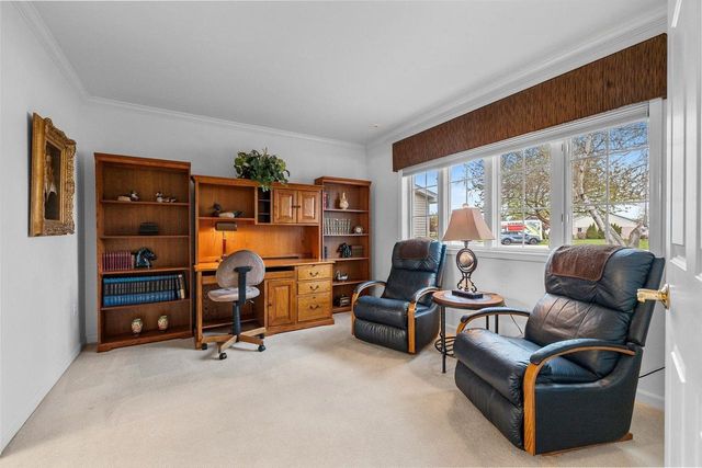 1633 TWIN LAKES CIRCLE, Green Bay, WI 54311