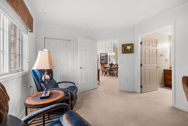1633 TWIN LAKES CIRCLE, Green Bay, WI 54311