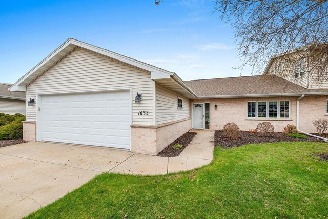 1633 TWIN LAKES CIRCLE, Green Bay, WI 54311