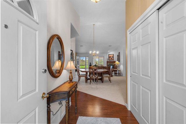 1633 TWIN LAKES CIRCLE, Green Bay, WI 54311