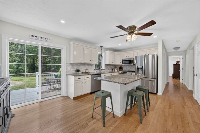 888 Walnut Plain Rd, Rochester, MA 02770