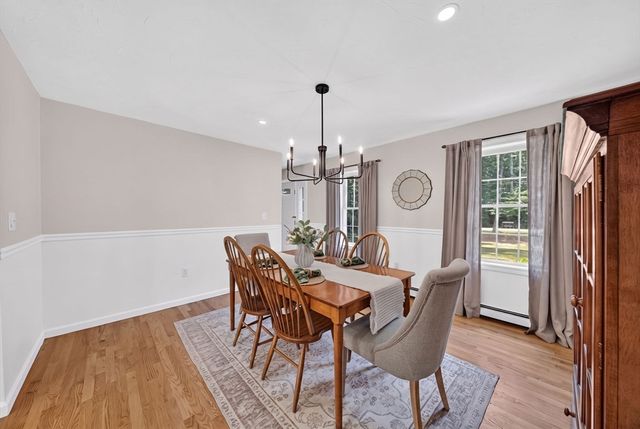 888 Walnut Plain Rd, Rochester, MA 02770