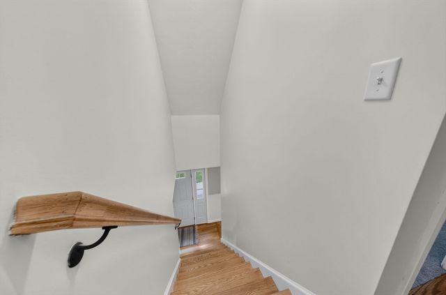 888 Walnut Plain Rd, Rochester, MA 02770