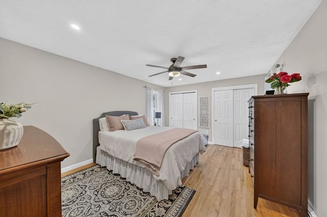 888 Walnut Plain Rd, Rochester, MA 02770