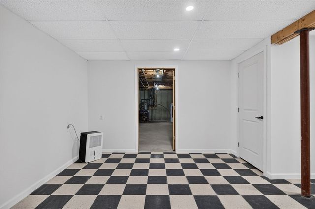 888 Walnut Plain Rd, Rochester, MA 02770