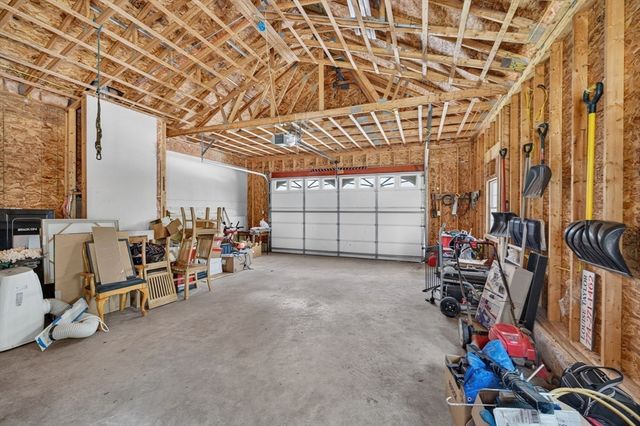 888 Walnut Plain Rd, Rochester, MA 02770