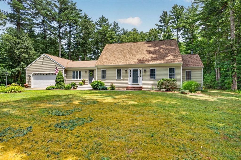 888 Walnut Plain Rd, Rochester, MA 02770