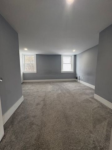 77.5 School St 77.5, Andover, MA 01810