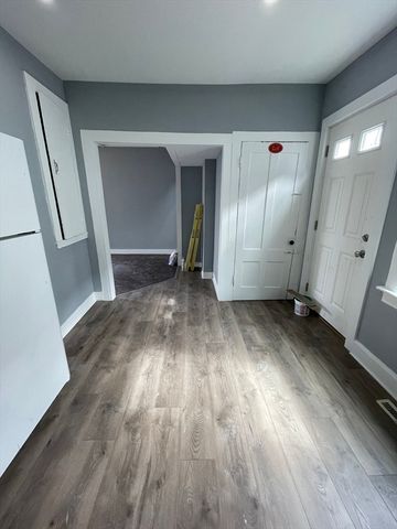 77.5 School St 77.5, Andover, MA 01810