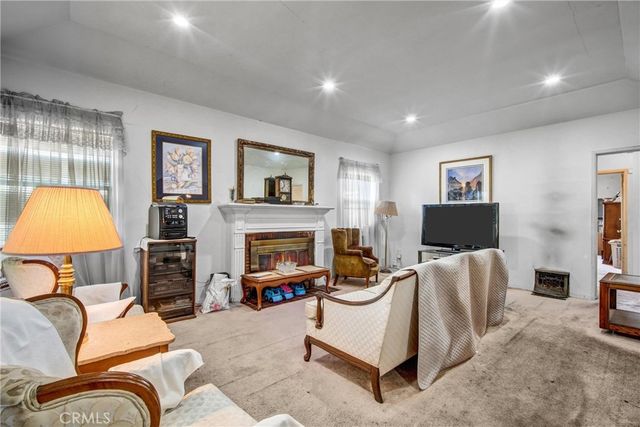 1544 S Burnside, Los Angeles, CA 90019