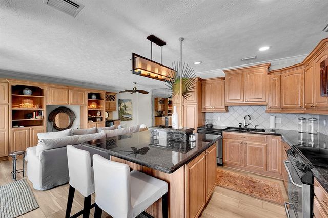 1201 S Riverside Drive 201, Pompano Beach, FL 33062