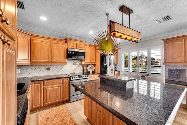 1201 S Riverside Drive 201, Pompano Beach, FL 33062