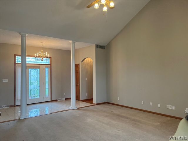 7305 Windsor Drive, Wheatfield, NY 14120