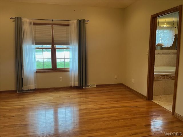 7305 Windsor Drive, Wheatfield, NY 14120