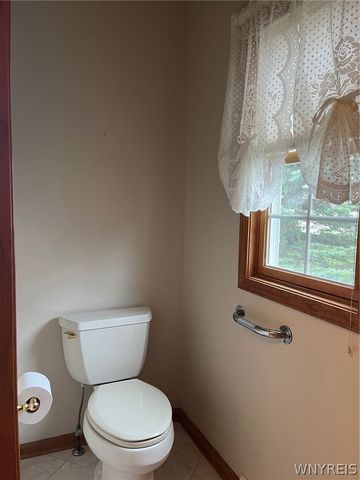 7305 Windsor Drive, Wheatfield, NY 14120