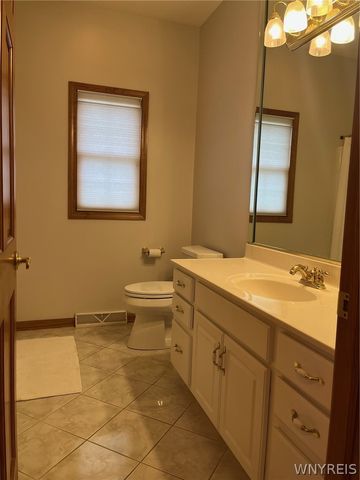 7305 Windsor Drive, Wheatfield, NY 14120