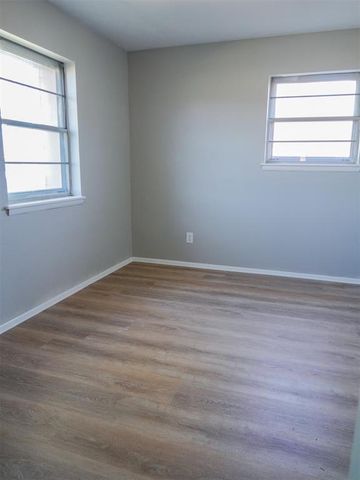 5360 NW Columbia Avenue, Lawton, OK 73505