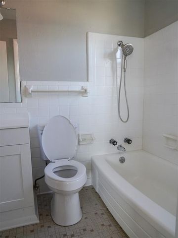 5360 NW Columbia Avenue, Lawton, OK 73505