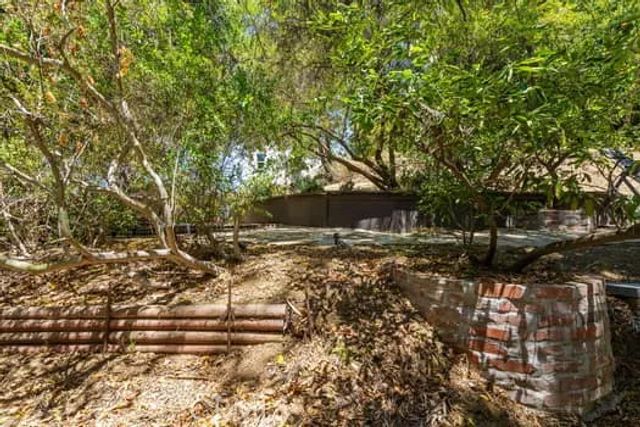 7222 Woodrow Wilson Dr, Los Angeles, CA 90068