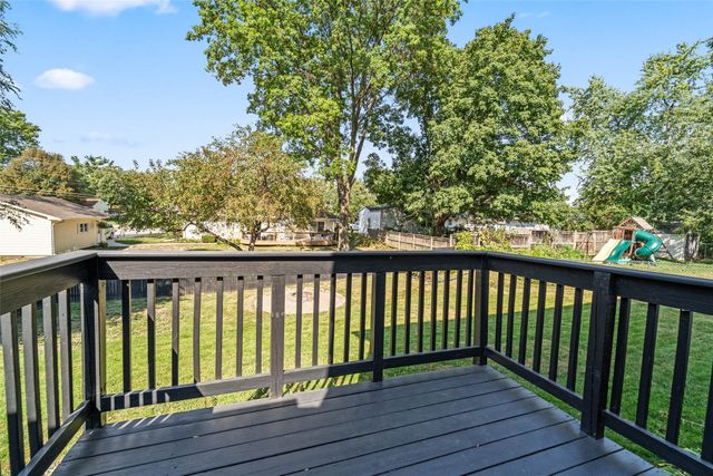 1230 S 9th Avenue E, Newton, IA 50208