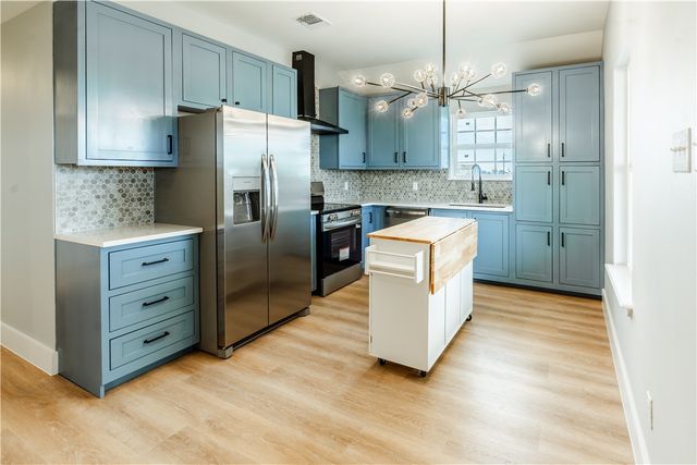 324 W Live Oak, Rockport, TX 78382