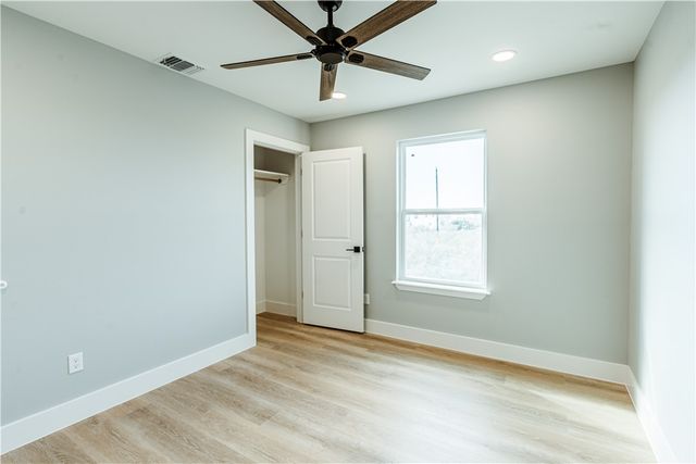 324 W Live Oak, Rockport, TX 78382