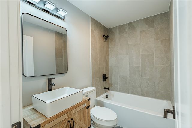 324 W Live Oak, Rockport, TX 78382