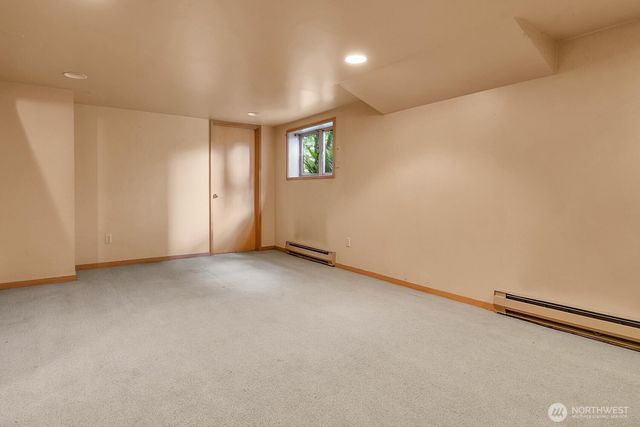 910 11th Avenue E, Seattle, WA 98102