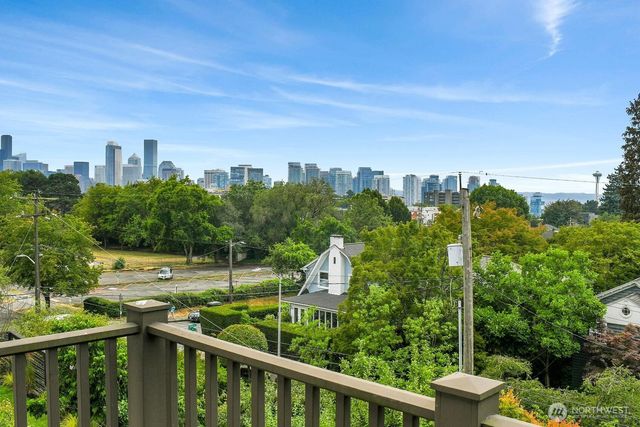 910 11th Avenue E, Seattle, WA 98102
