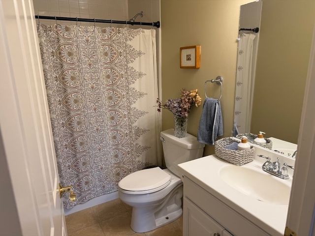 27 Maple St F, Canton, MA 02021