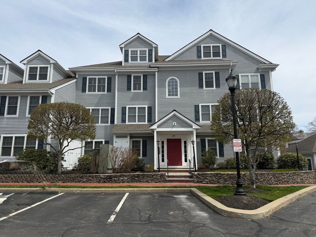 27 Maple St F, Canton, MA 02021