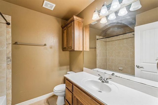 1716 Kamber Terrace, Edmond, OK 73003