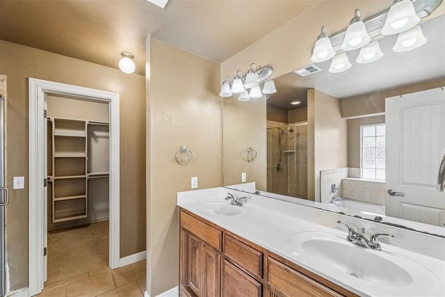 1716 Kamber Terrace, Edmond, OK 73003