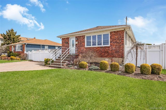 3341 Elliott Boulevard, Oceanside, NY 11572
