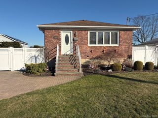 3341 Elliott Boulevard, Oceanside, NY 11572