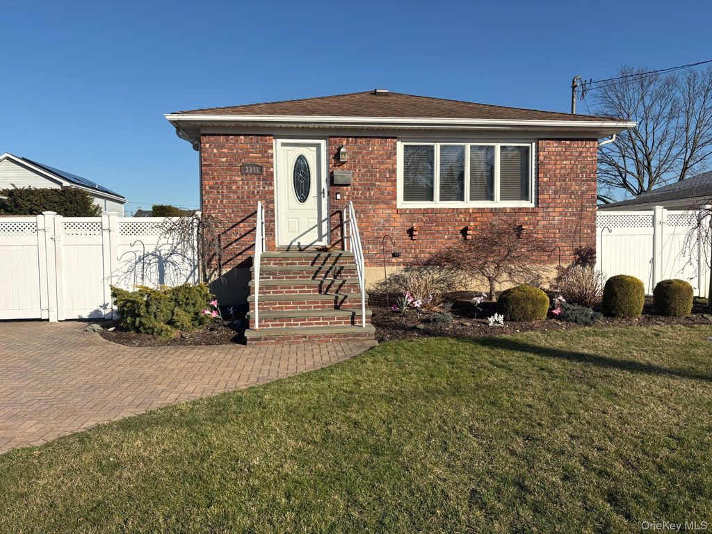 3341 Elliott Boulevard, Oceanside, NY 11572