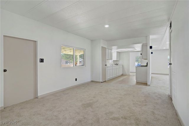 153 Sir Thomas Drive, Las Vegas, NV 89110