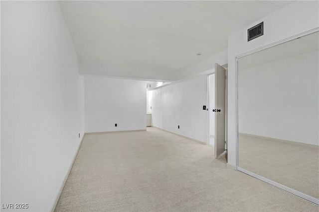 153 Sir Thomas Drive, Las Vegas, NV 89110