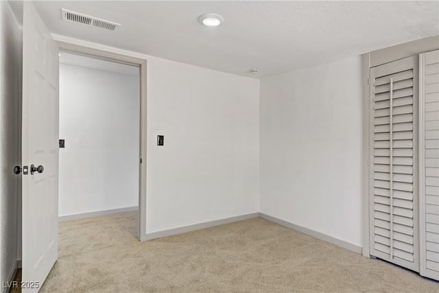 153 Sir Thomas Drive, Las Vegas, NV 89110