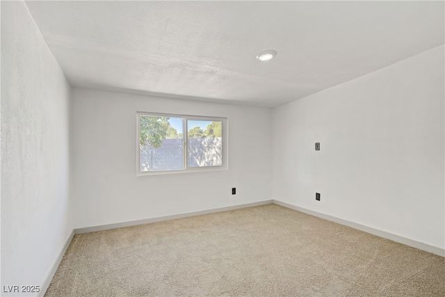 153 Sir Thomas Drive, Las Vegas, NV 89110